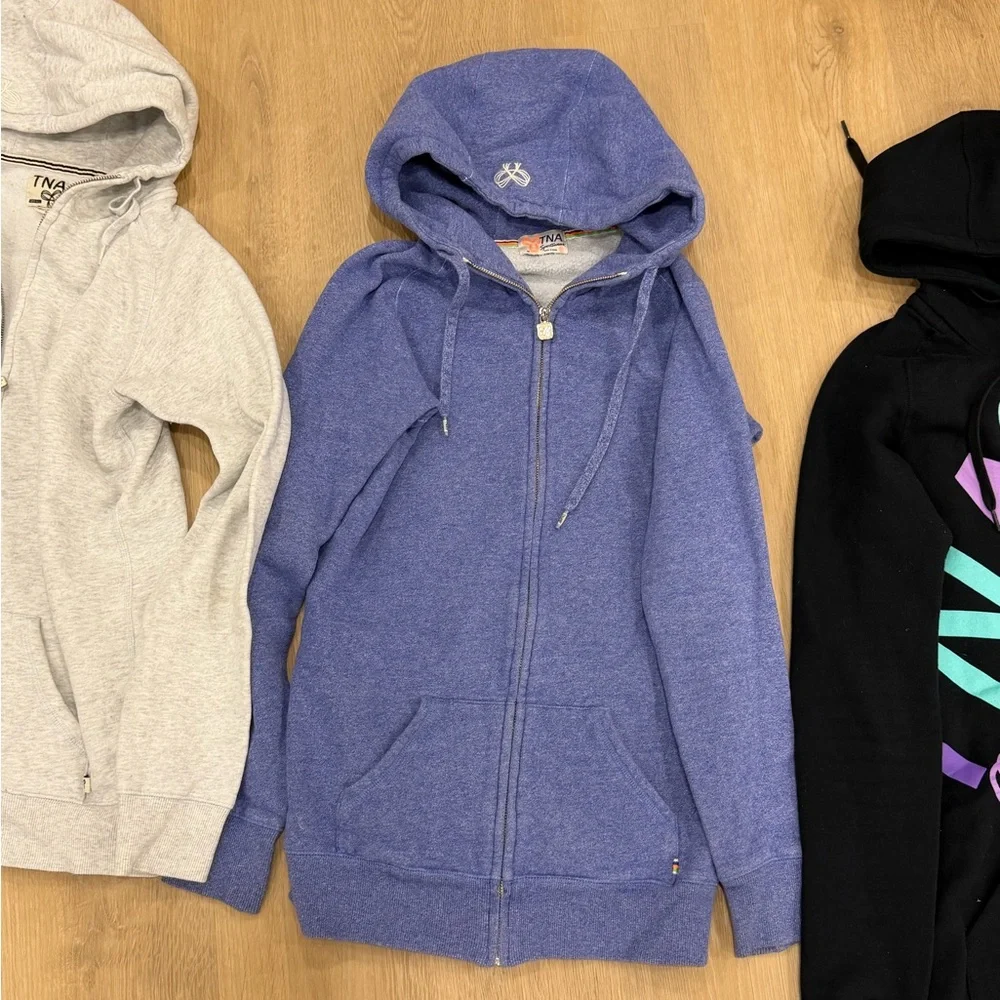 TNA aritzia Zip-Up Hoodies - Picture 3 of 7